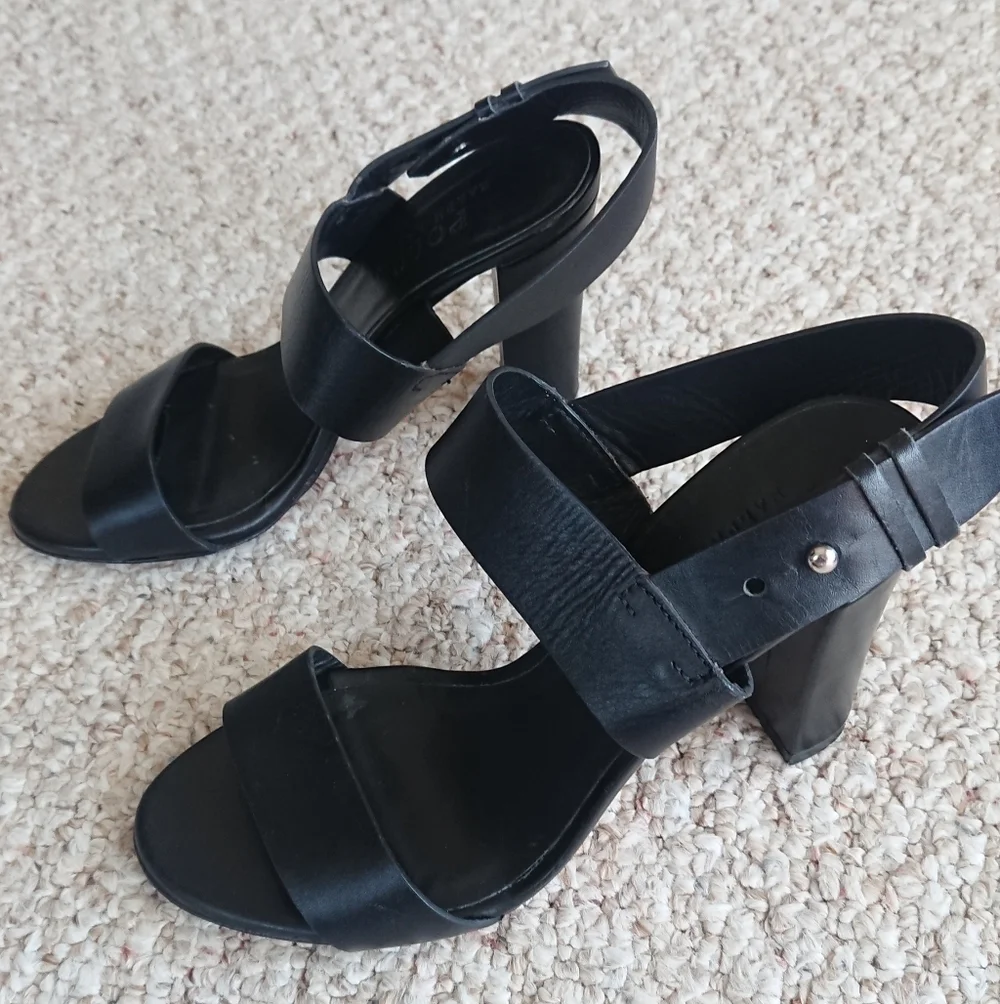 Polo Ralph Lauren Black Strappy full grain leather Sandals size 6.5